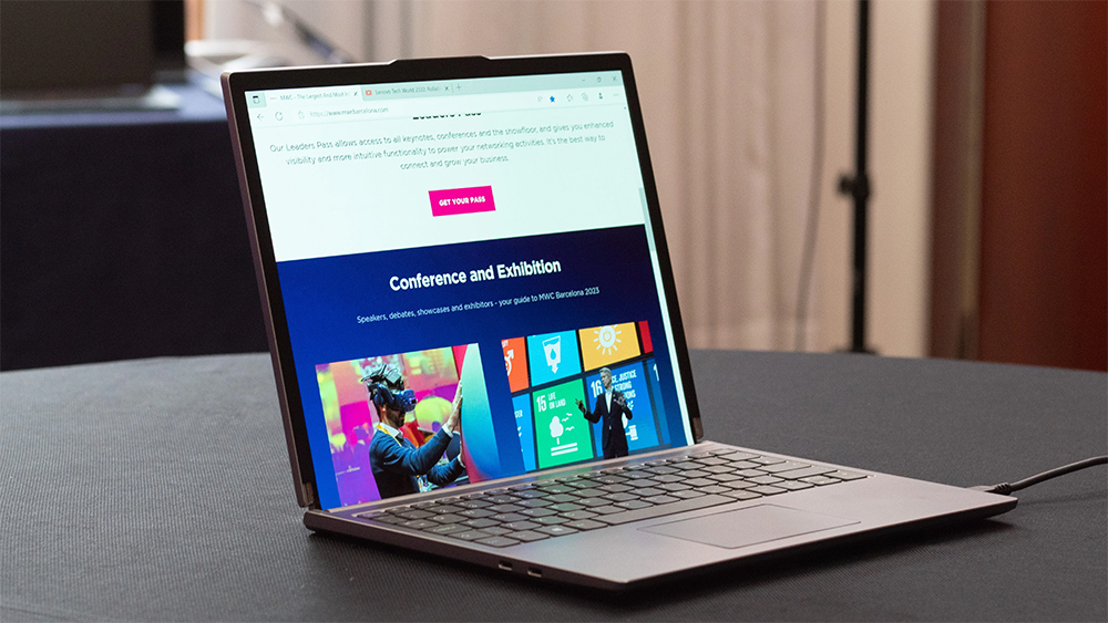 Lenovo’s rollable laptop and smartphone