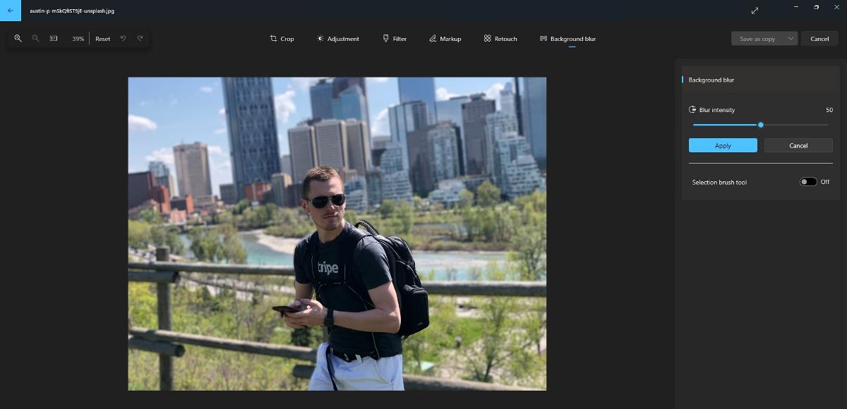 Windows 11 Photos app preview background blur
