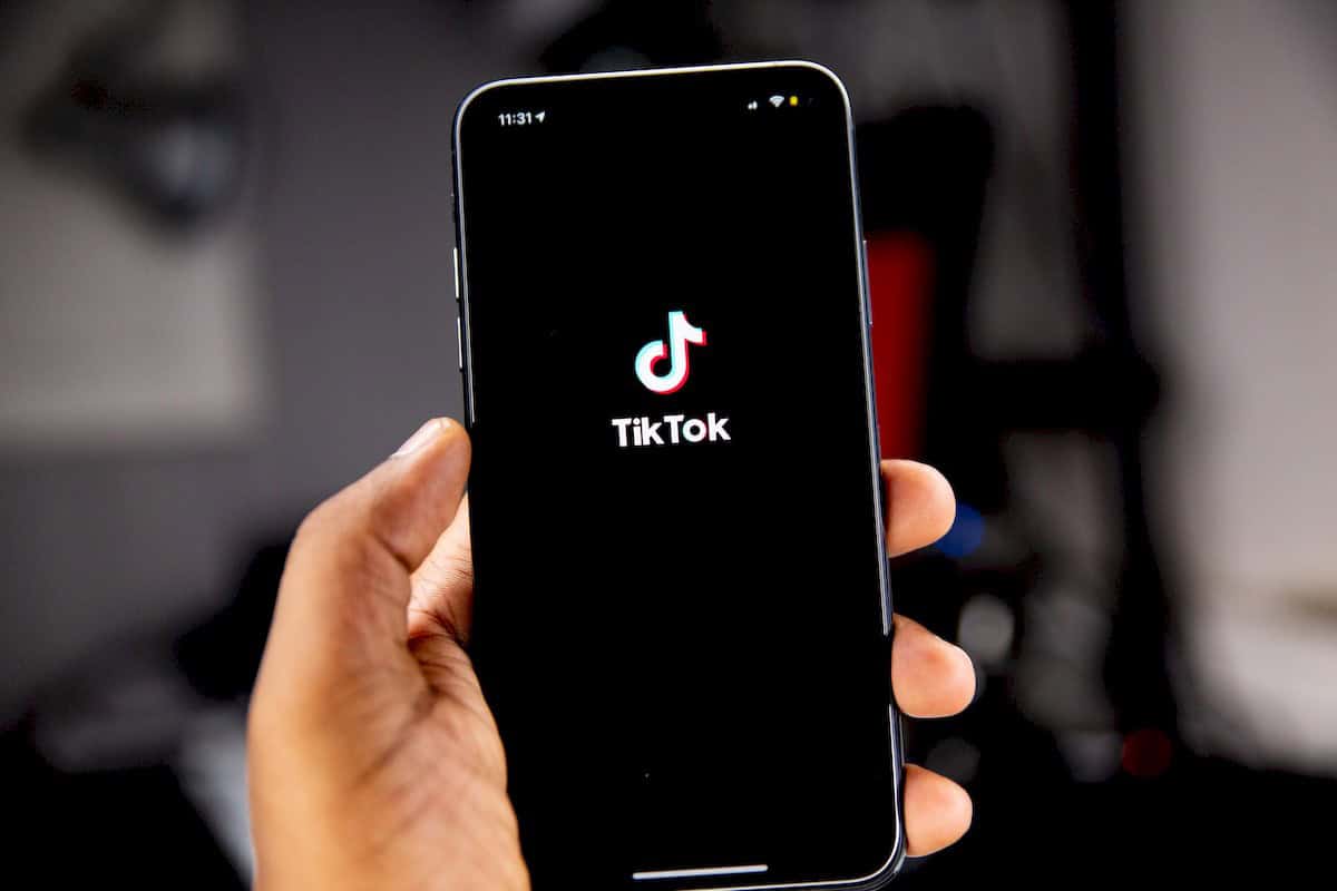 How to make a slideshow on TikTok