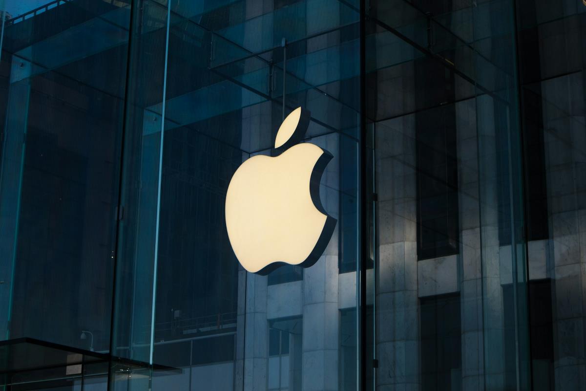 Apple faces potential criminal contempt for willful violation of injunction